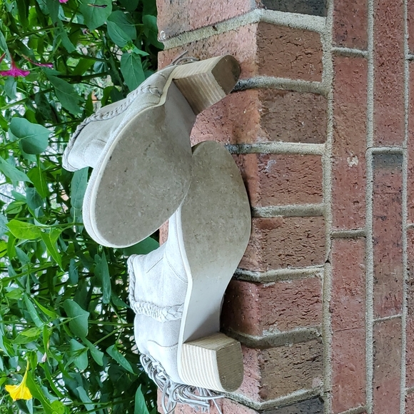 Leather side zip booties- sz. 9.5 - Picture 6 of 9